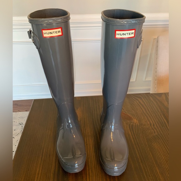 Hunter Shoes - Hunter rain boots - Women’s size 6, gray gloss.